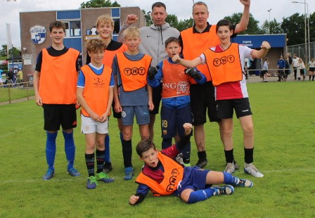 Strijdbaar ten Onder